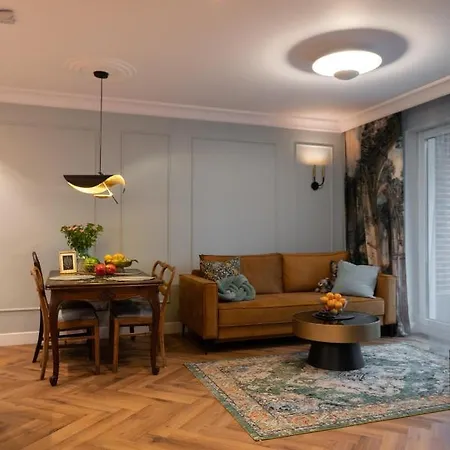 Arte - Old Town Apartment